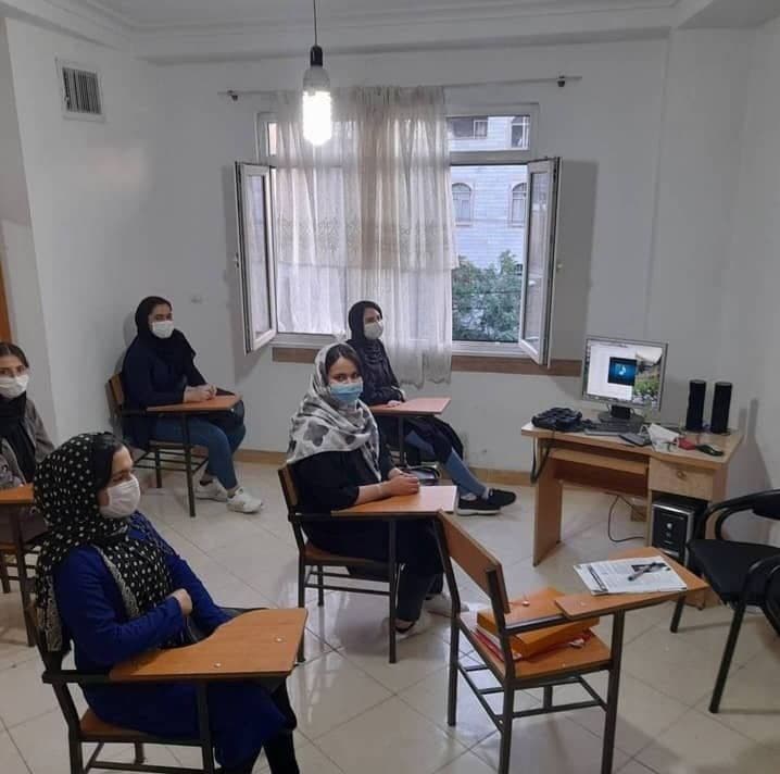 آموزشگاه زبان گفتمان